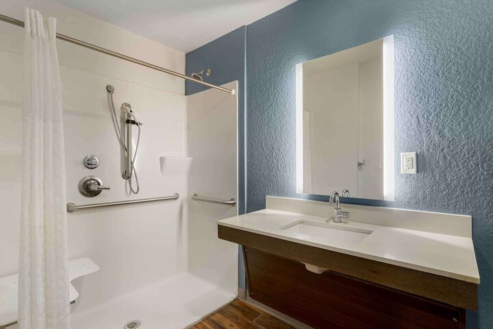 Extended Stay America Select Suites - Tampa - Northeast