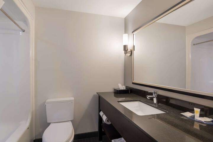 Room 16 of 32