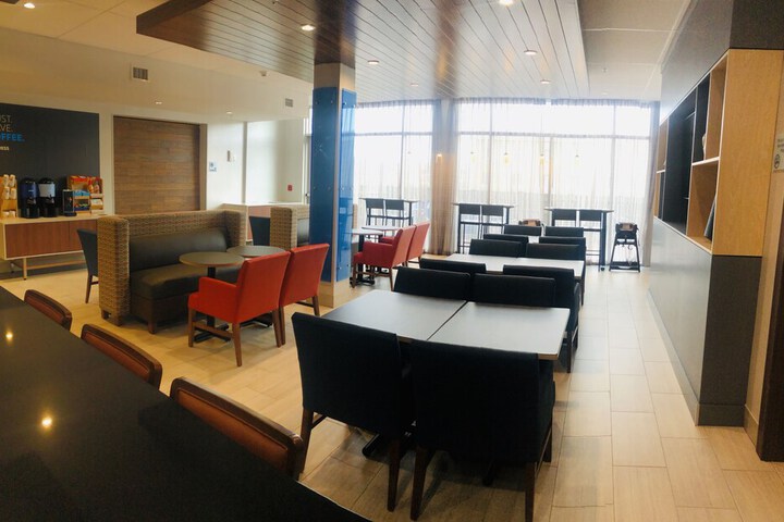 Holiday Inn Express & Suites Elko by IHG