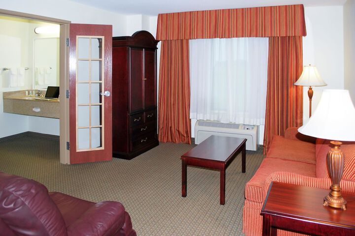 Room 13 of 32