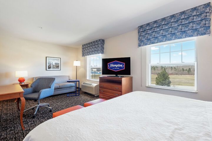 Room 28 of 46