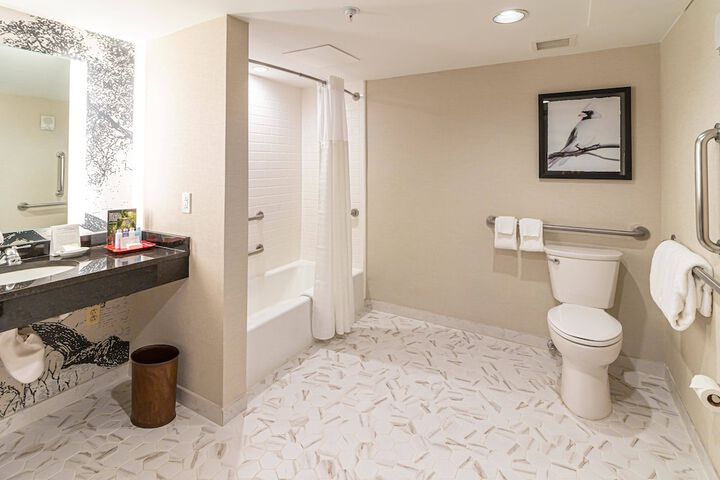 Room 20 of 99