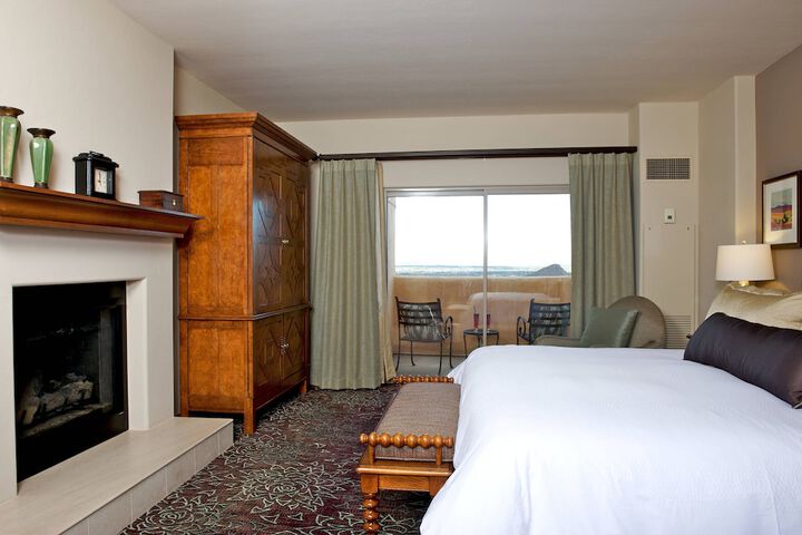 Room 33 of 108