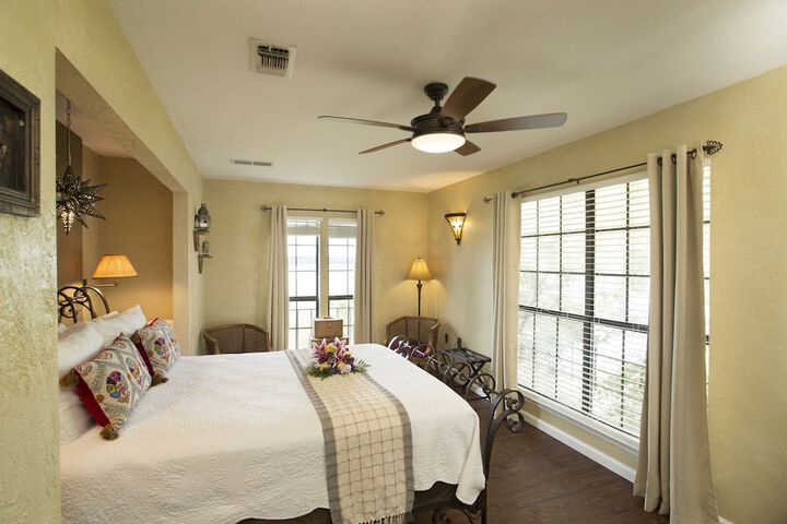 The Lakehouse Bed & Breakfast