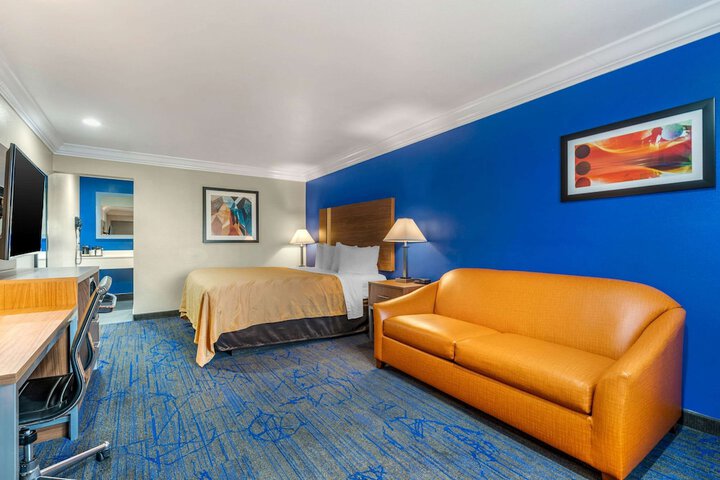 Room 14 of 36