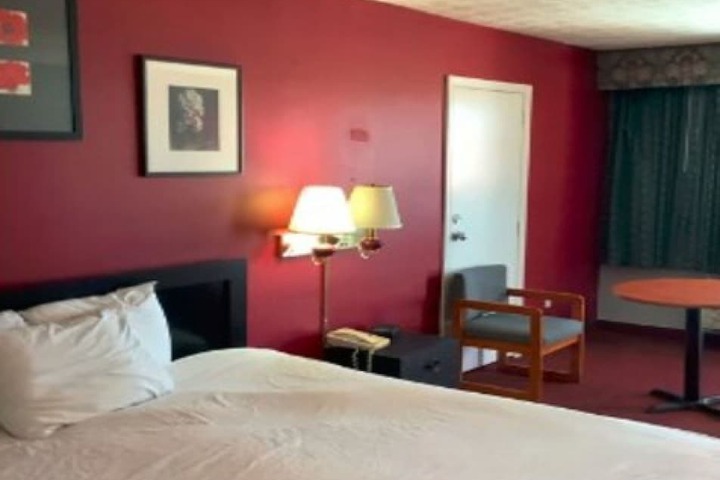 Room 21 of 33