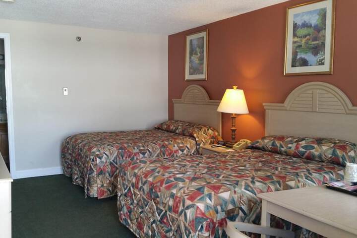 Room 12 of 18