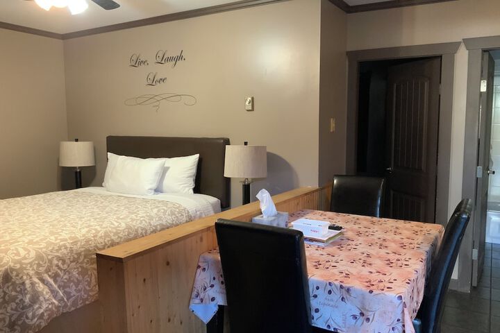 Room 13 of 38