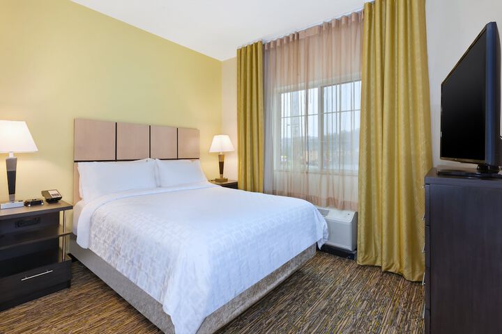 Room 32 of 41