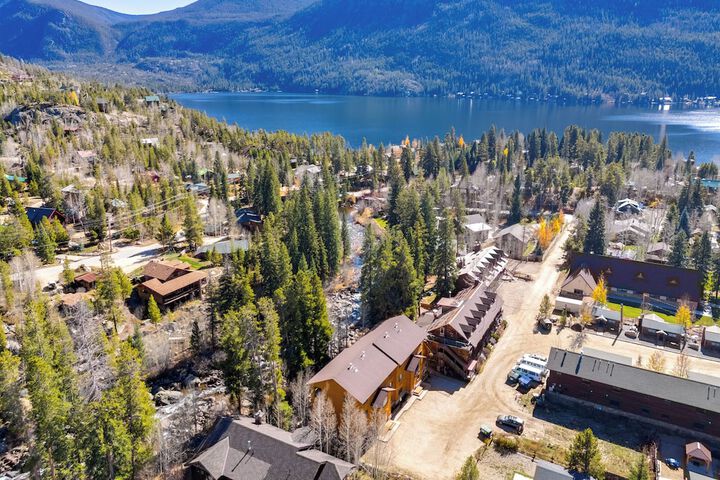 Steps to Grand Lake: the Innlet Condo!