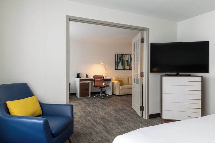 Comfort Inn & Suites Near Burke Mountain