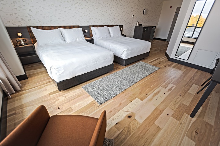 Hew & Draw Hotel
