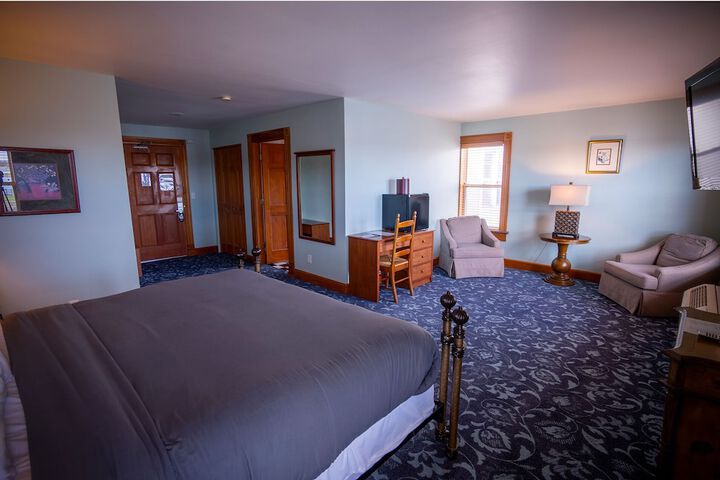 Room 34 of 132