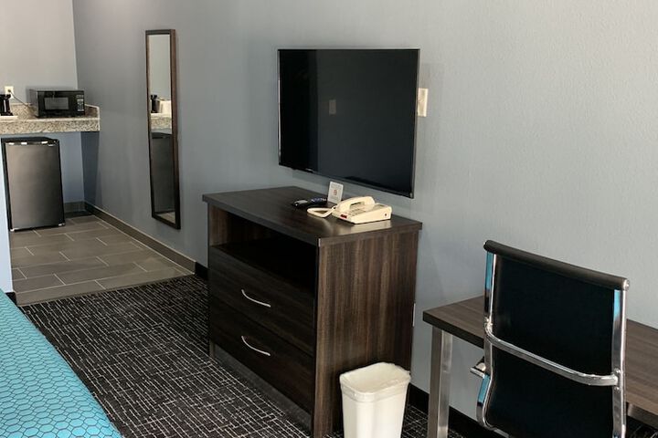 Room 13 of 22