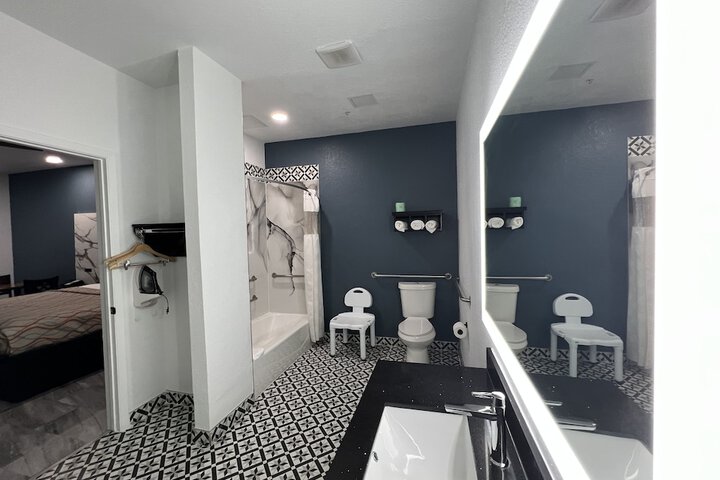 Room 15 of 52