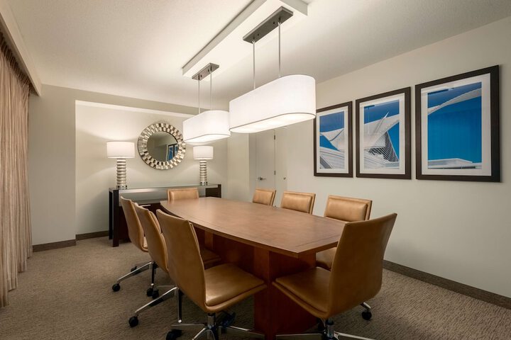 Embassy Suites by Hilton Milwaukee Brookfield