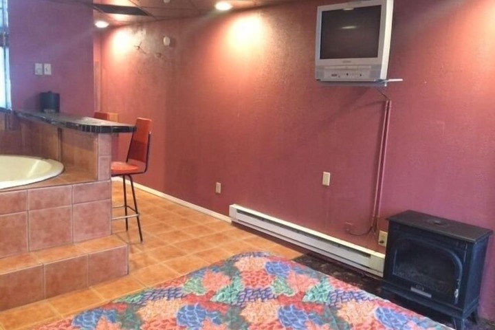 Room 8 of 26