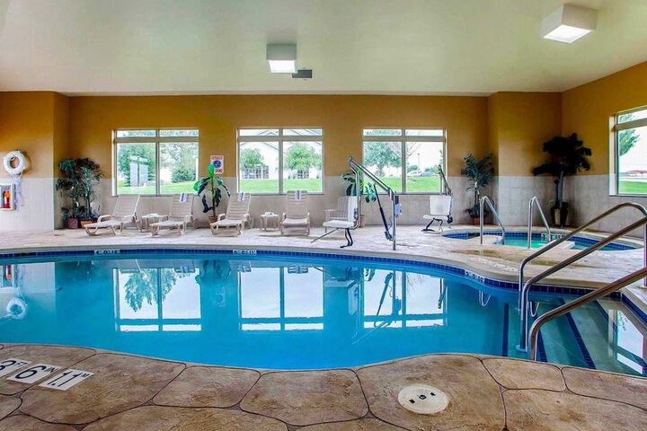 Comfort Inn & Suites Grinnell near I-80