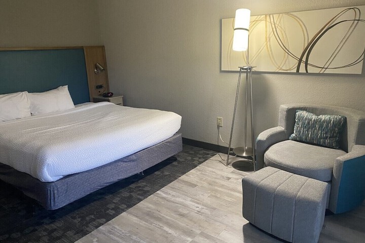Room 21 of 48