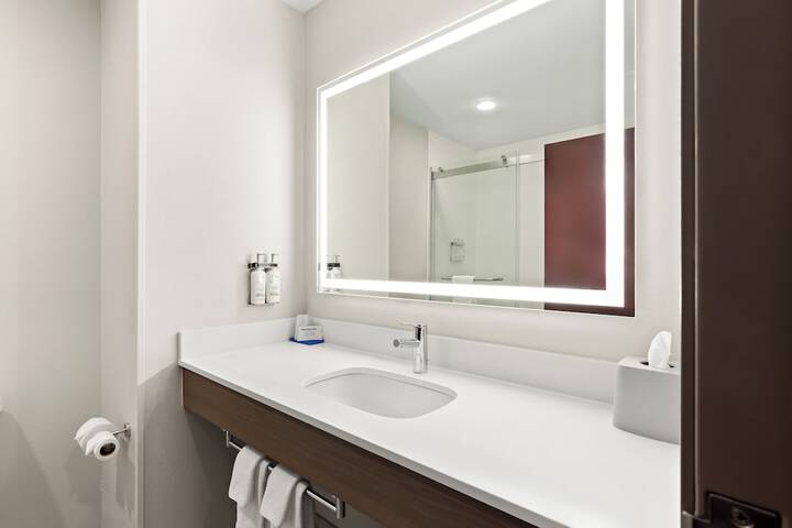 Holiday Inn Express & Suites Perry by IHG