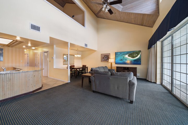 Holiday Inn & Suites Clearwater Beach S-Harbourside by IHG