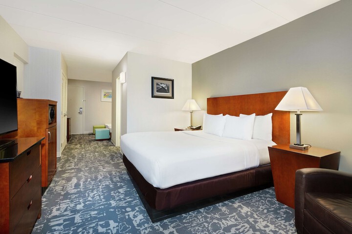 DoubleTree by Hilton Boston North Shore