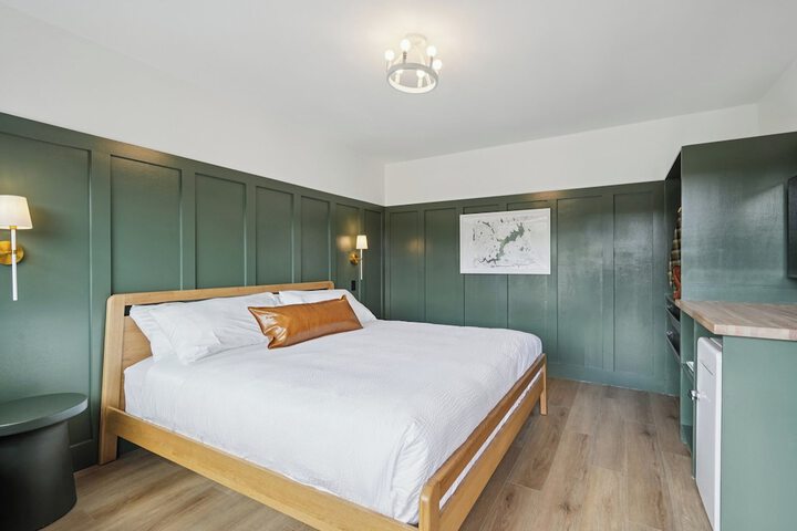 Lakelyn Lodge