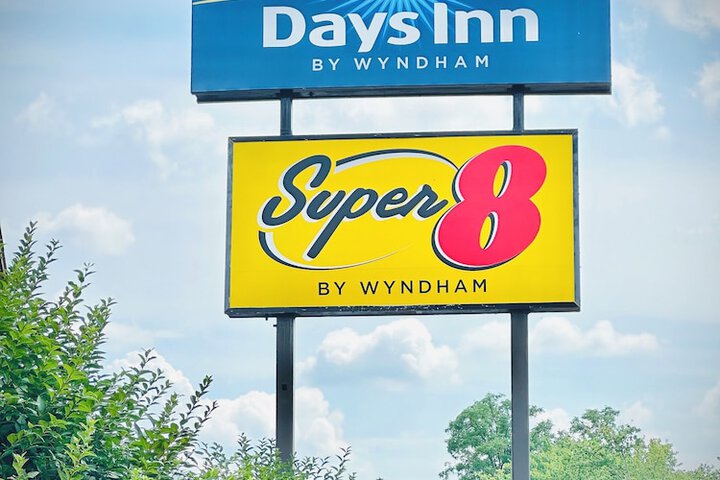 Hotel 4 of 34