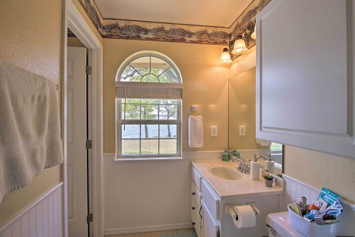 Lakefront Home w / Shared Boat Ramp in Grove!