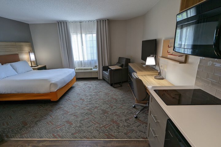 Room 9 of 20