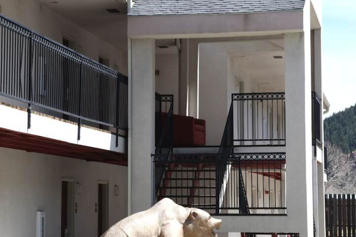 Argo Inn and Suites