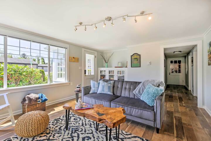 salty Dog Cottage in Netarts w / Deck
