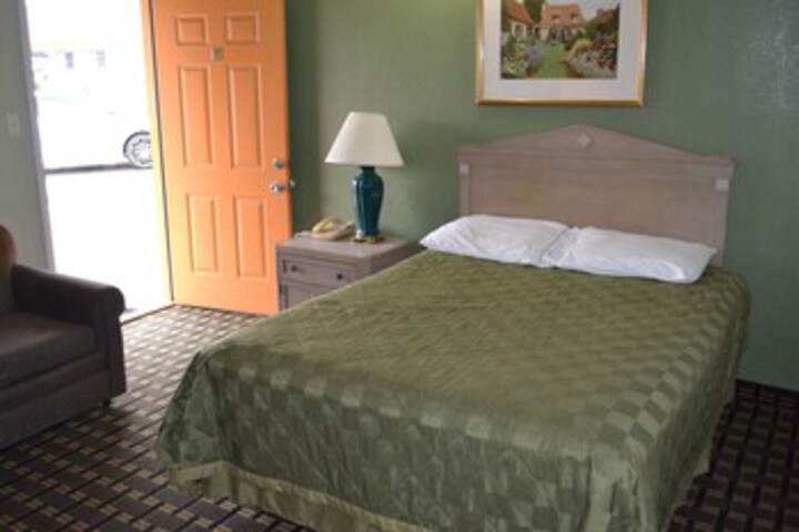 Lake Country Motel