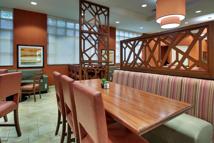 Dining 63 of 83