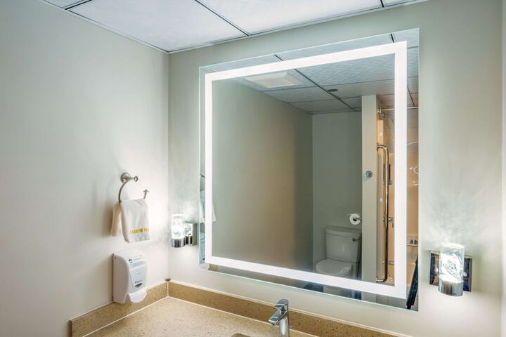 Room 18 of 65