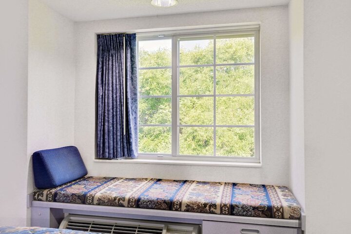 Room 15 of 16