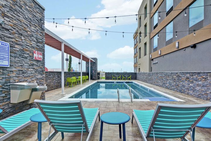 Pool 4 of 45