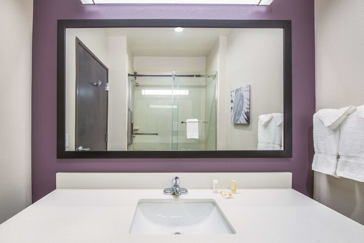 Room 20 of 28