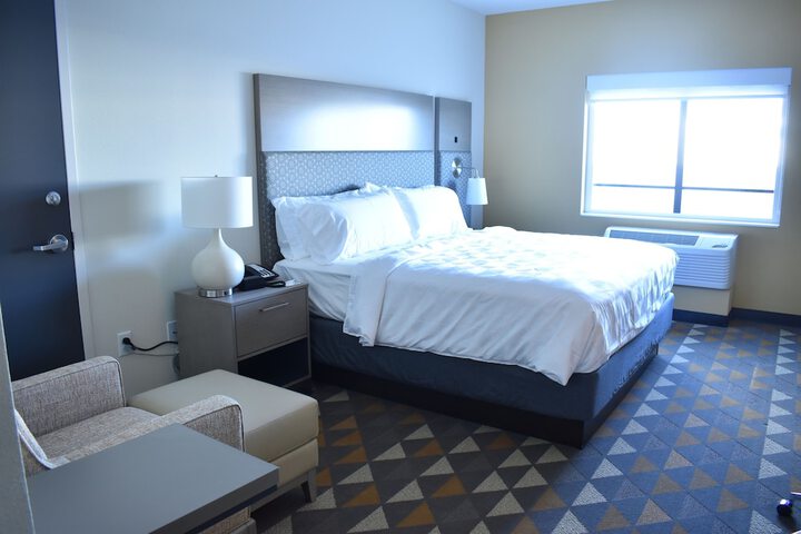 Room 42 of 93