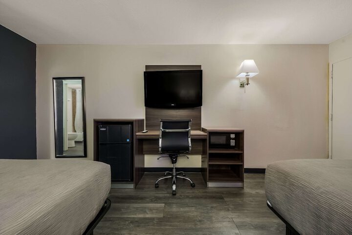Room 12 of 30