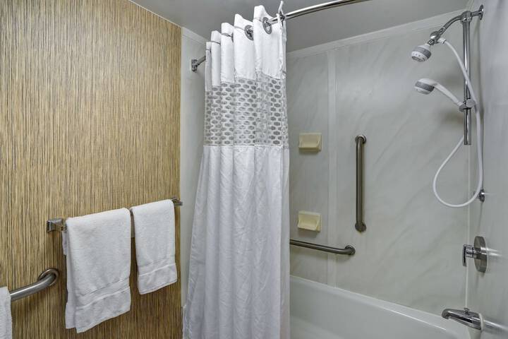 Room 44 of 70