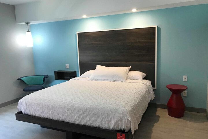Room 36 of 65