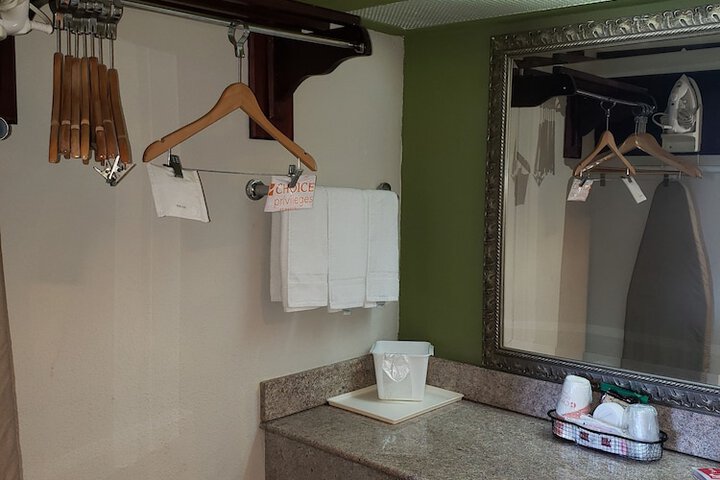 Room 6 of 26