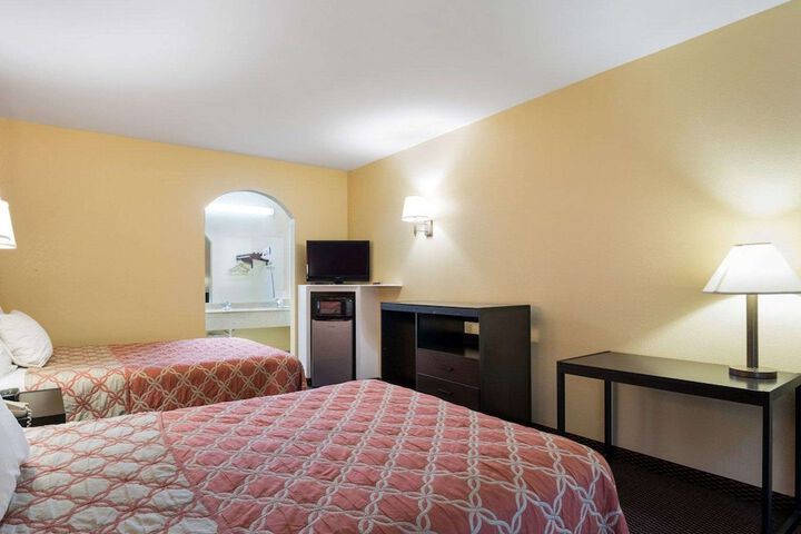 Room 15 of 27