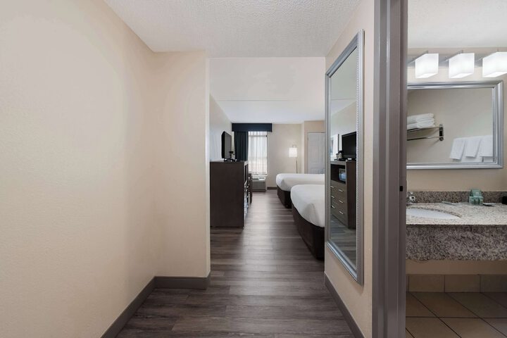 Room 14 of 26