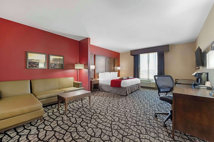 Best Western Plus Lakeview Hotel