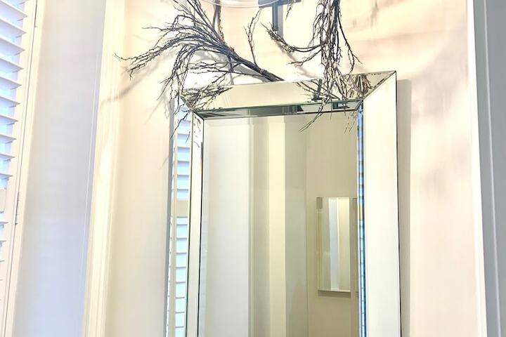 Room 10 of 28