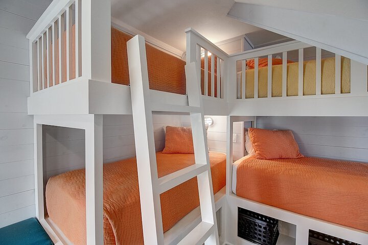 Room 28 of 52