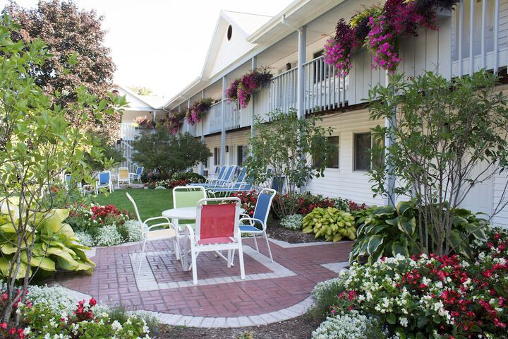 Hotel Exterior 62 of 67