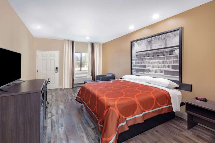 Room 10 of 23
